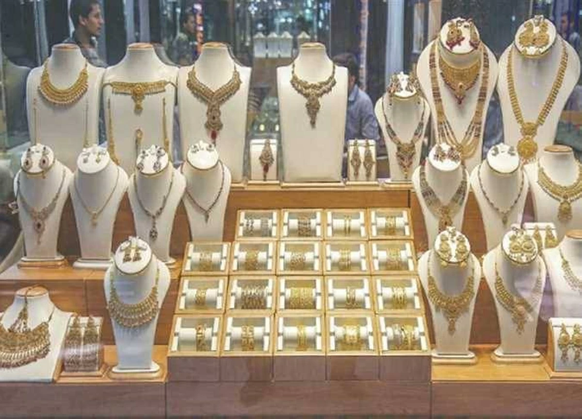 سعر الذهب اليوم الاثنين 15 يونيو 2026 بعد الارتفاع الكبير عالميا.. عيار 21 الآن بالمصنعية