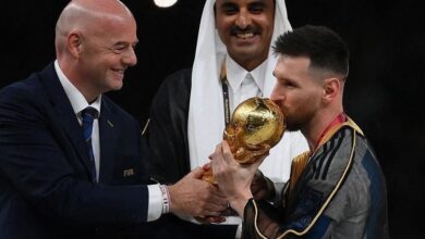 22 تذكاراً تحكي قصة قرن تقريباً.