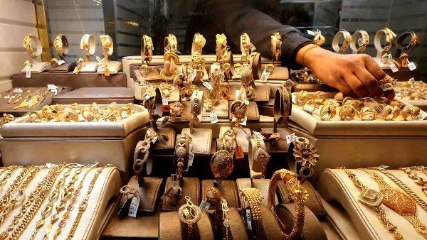 تحديث لحظي لسعر الذهب اليوم السبت 27 يونيو 2026 في الصاغة وأسعار عيار 21 الآن