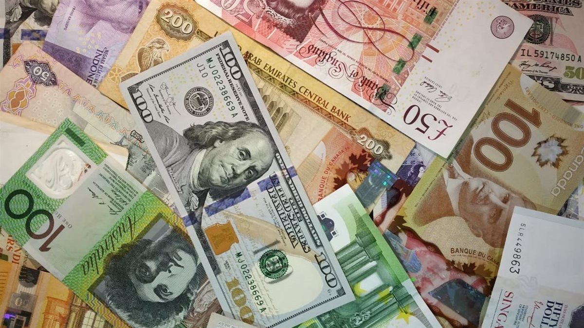 أسعار العملات اليوم الأحد 28 يونيو 2026.. الدولار يسجل 49.48 جنيه للشراء
