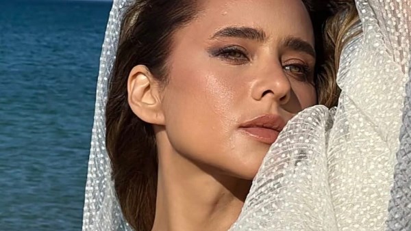 نيللي كريم تتألق في إطلالة صيفية أنيقة.. صور