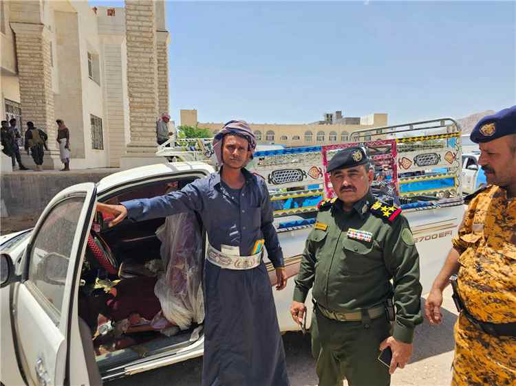 في عملية خاطفة شرطة شبوة تستعيد سيارة مسروقة وتعيدها لصاحبها بعد أسبوع من الإبلاغ عنها