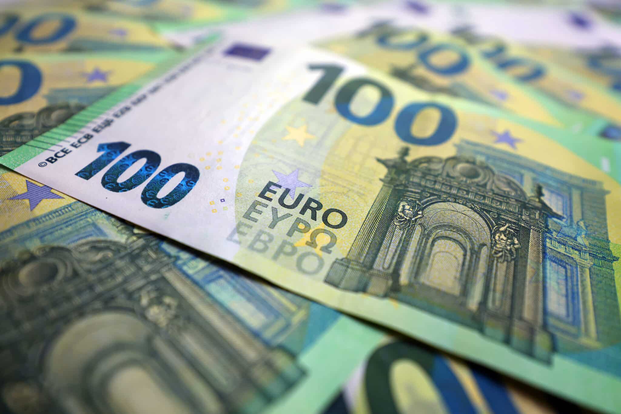 أسعار صرف العملات في الجزائر اليوم تحديث شامل لأسعار اليورو والدولار في البنك والسوق السوداء