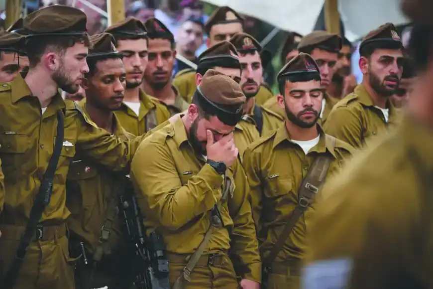 هاجس الأسر بجنوب لبنان يثير غضب عائلات الكوماندوز ضد نتنياهو
عائلات الكوماندوز تنتفض ضد نتنياهو وسط مخاوف من أسر جنود بجنوب لبنان
شبح الأسر في جنوب لبنان يضع نتنياهو في مواجهة غضب عائلات الكوماندوز