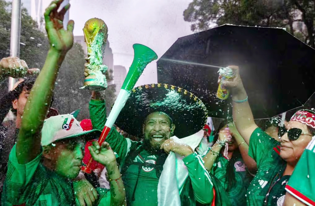 الجماهير المكسيكية: الفوز بالمباراة الأولى في كأس العالم 2026 سيجعلهم يفكرون فوراً في "المباراة النهائية".