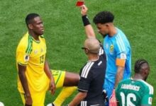 انطلقت بطولة كأس العالم 2026 ببداية مثيرة: فازت المكسيك في مباراة مثيرة وسط موجة من البطاقات الحمراء.