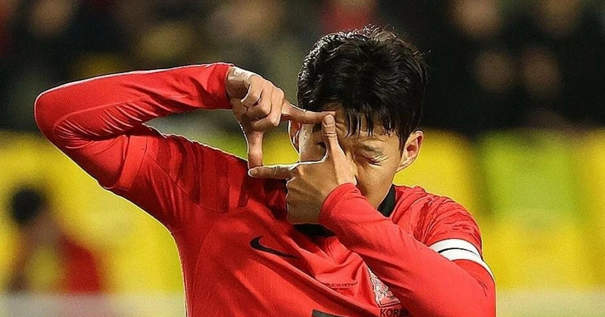 تغطية مباشرة لمباراة كوريا الجنوبية ضد جمهورية التشيك 0-0 (الاستراحة): سون هيونغ مينغ يبدأ المباراة.
