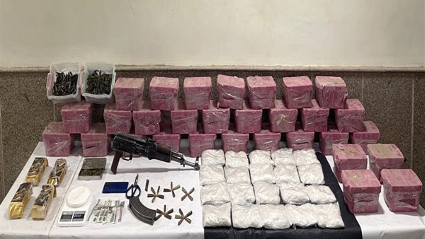 ضربة أمنية لمروجي السموم بـ«منية النصر» وضبط أسلحة ونصف كيلو هيروين و8 كيلو هيدرو