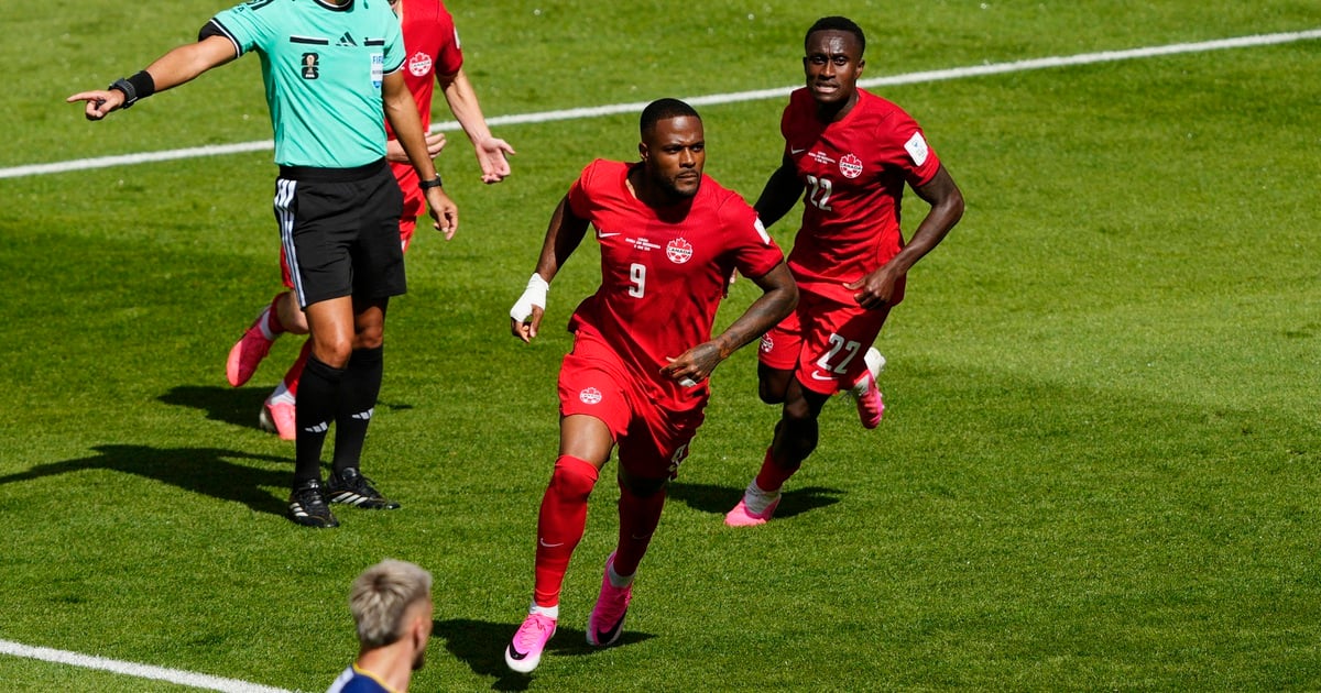 كندا، الدولة المضيفة، تحصد نقاطاً تاريخية في كأس العالم.