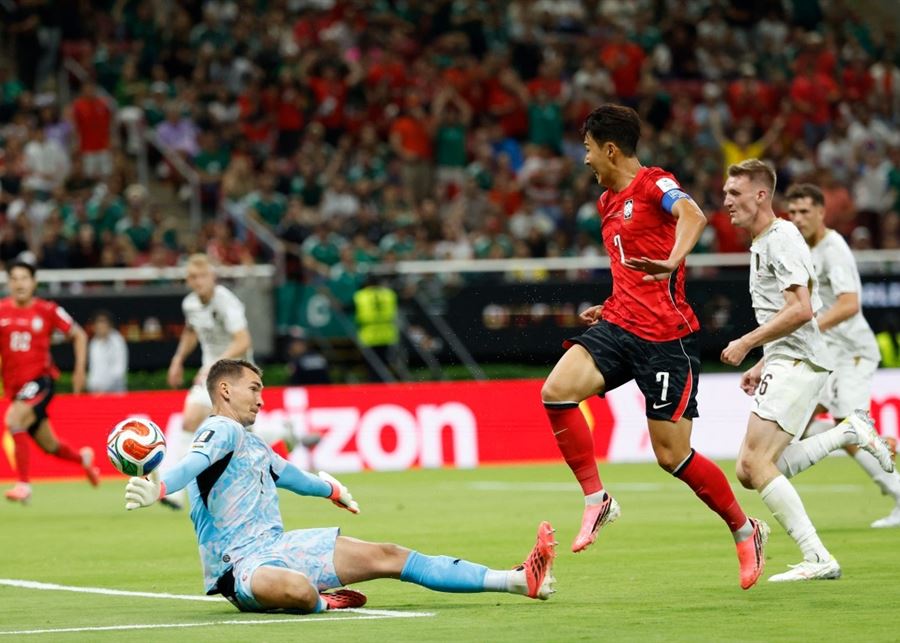 كوريا الجنوبية تستهل كأس العالم 2026 بفوز صعب على تشيكيا 2-1
