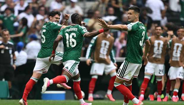 مباراة الكروت الحمراء.. المكسيك تهزم جنوب أفريقيا في افتتاح كأس العالم (فيديو)