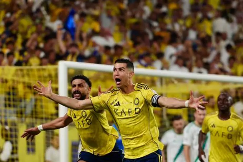 "مقصية بذكريات ريال مدريد".. رونالدو ينتزع جائزة هدف الموسم في الدوري السعودي