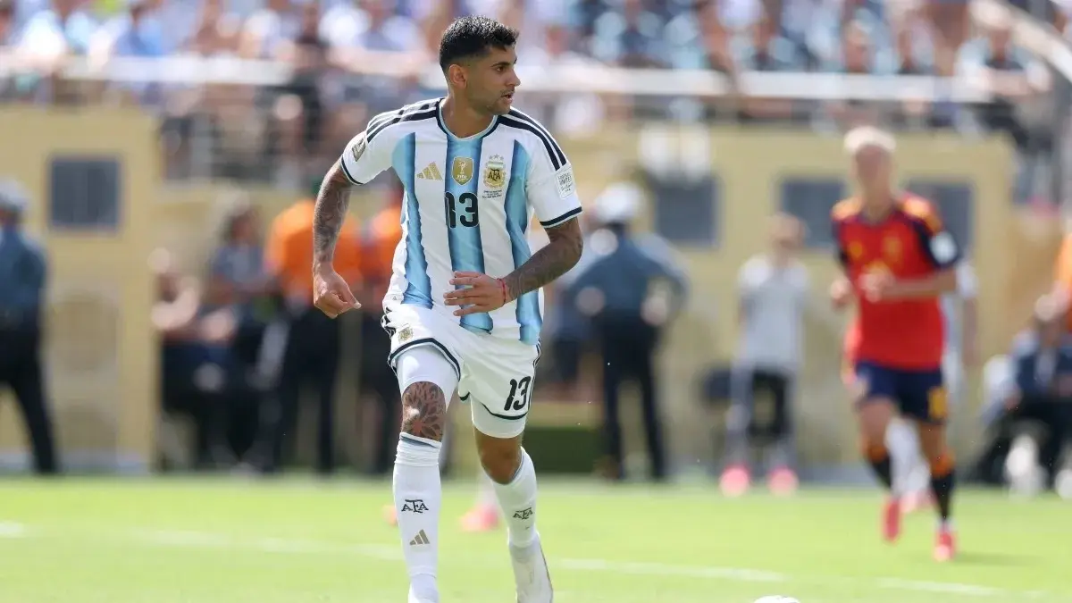 برشلونة وإنتر ميلان يتنافسان على ضم كريستيان روميرو قائد توتنهام
