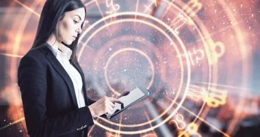 مكالمة مفاجئة تقود 6 أبراج نحو النجاح المهني في أغسطس
6 أبراج تترقب تحولات مهنية كبرى واتصالات حاسمة خلال أغسطس
فرص ذهبية ومكالمات مغيرّة للمسار المهني لـ 6 أبراج في أغسطس