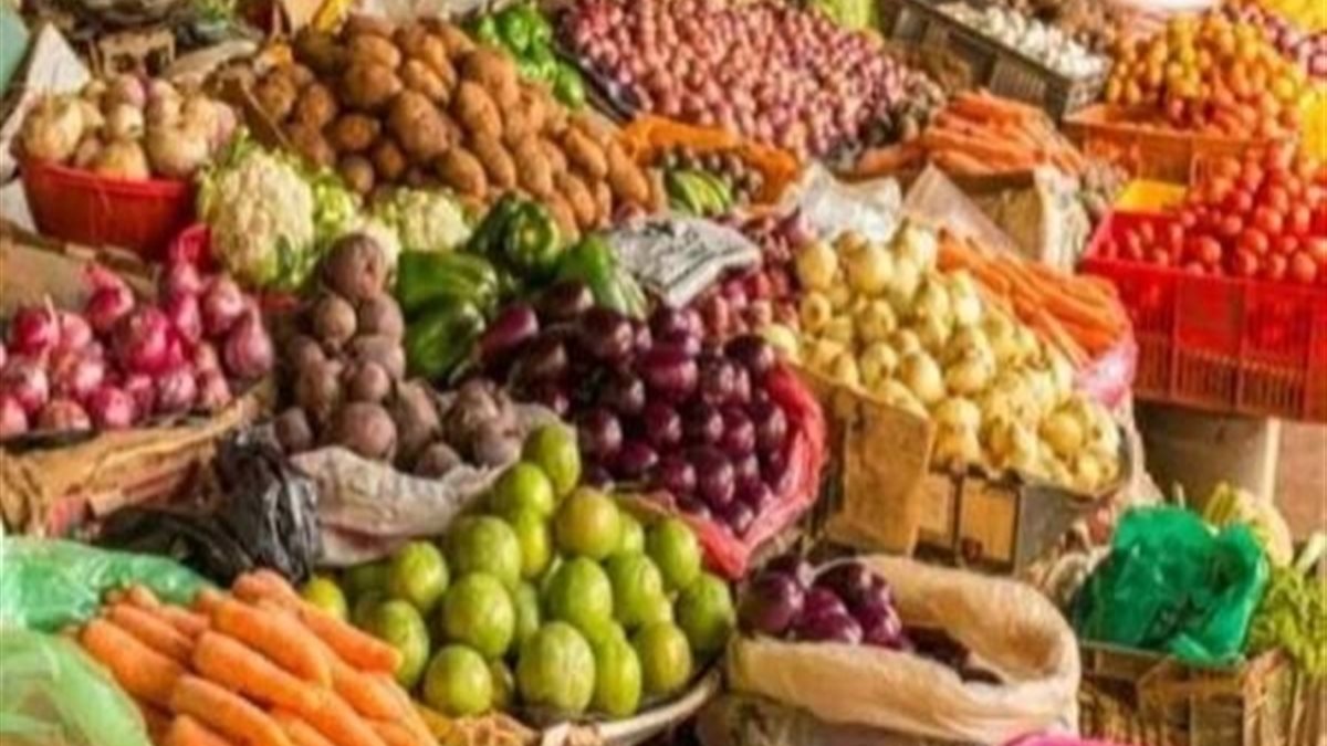 أسعار الخضروات والفاكهة مساء اليوم الخميس والطمام بـ 20 جنيهًا والليمون يقترب من 50 جنيهًا