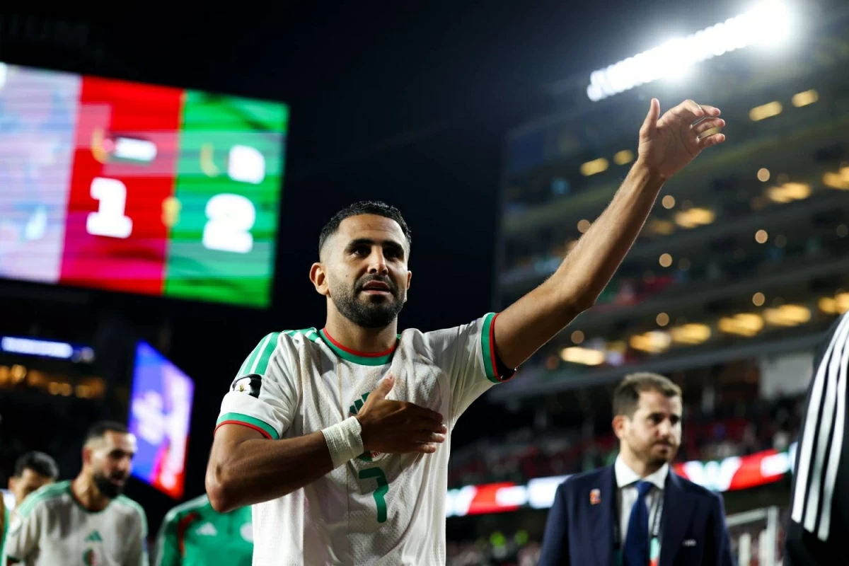 تشكيل الجزائر الرسمي أمام سويسرا في كأس العالم بمشاركة محرز ولوكا زيدان