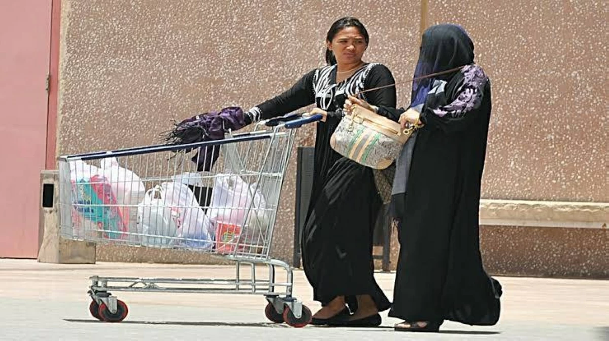 السعودية تتيح إصدار وتجديد إقامة العمالة المنزلية لمدد تبدأ من 3 أشهر