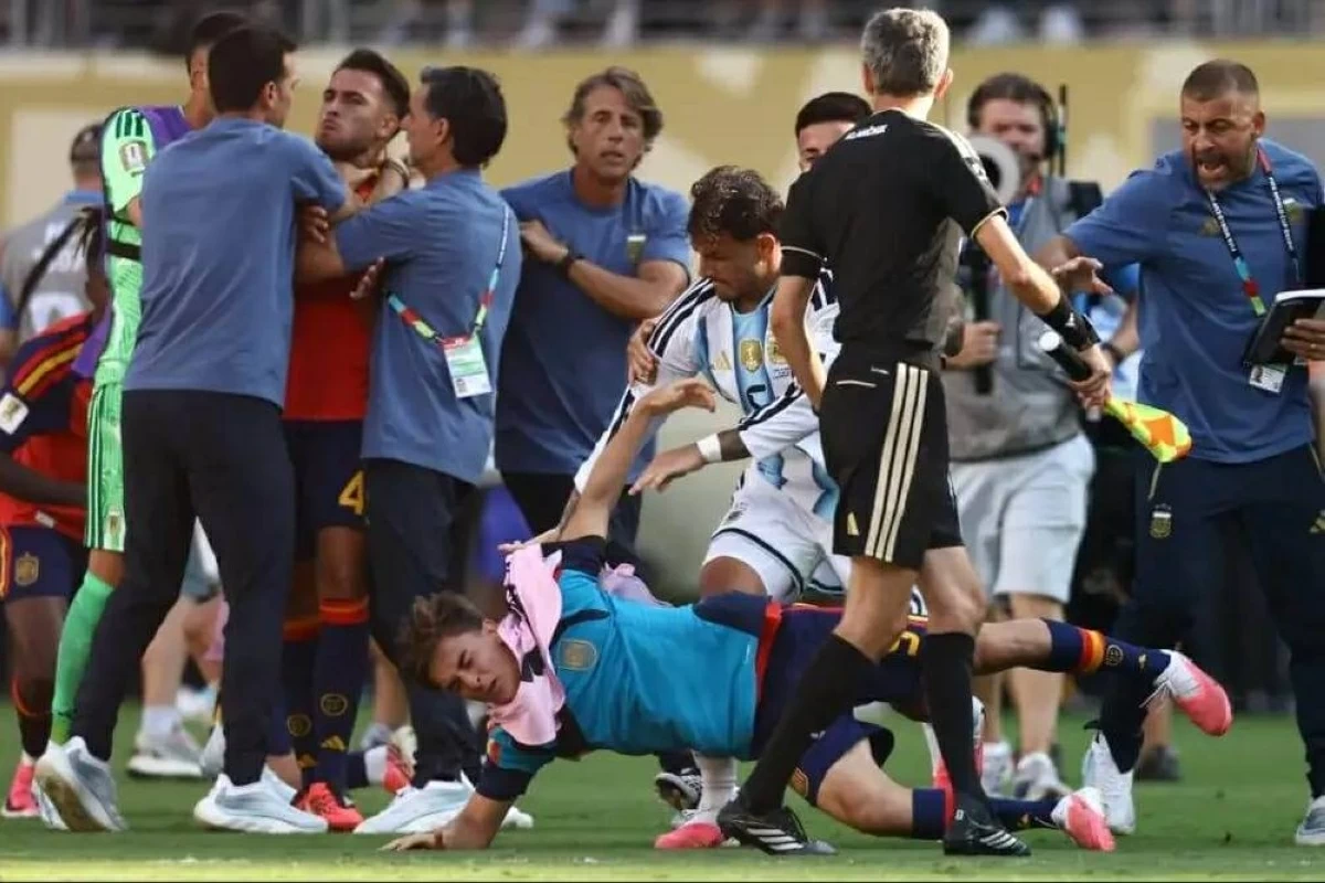 انتقادات حادة تلاحق المنتخب الأرجنتيني بعد تصرفات لاعبيه أمام إسبانيا