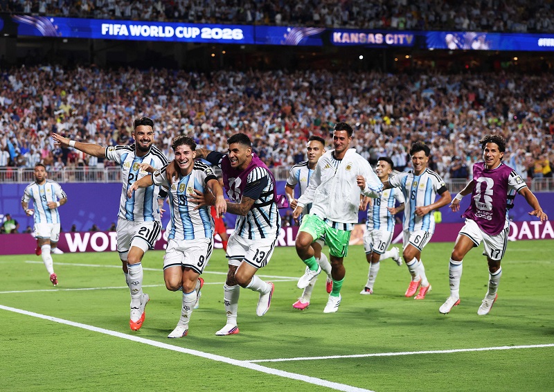 ألفاريز يمنح الأرجنتين التقدم على سويسرا في ربع نهائي كأس العالم