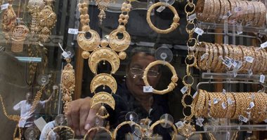 سعر الذهب عيار 24 اليوم الجمعة يتراجع ويستقر عند 6605.71 جنيه للجرام