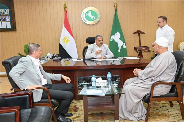 محافظ الشرقية يعلن موعد صرف منحة 3 آلاف جنيه للعمالة غير المنتظمة