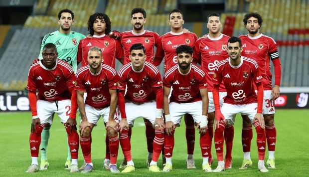 الأهلي يكتسح النصر بخماسية في أول ظهور للمدرب عموتة