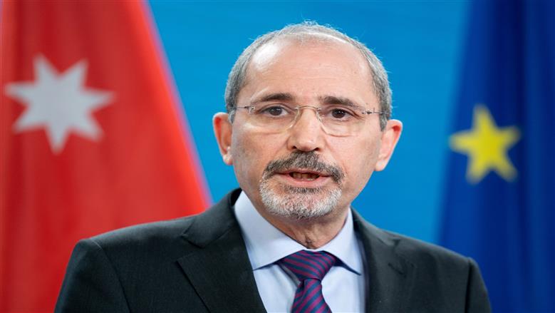 وزير خارجية الأردن ينفي وجود قواعد عسكرية أمريكية على أراضيه
الأردن يؤكد خلو أراضيه من أي قواعد عسكرية أمريكية
وزير الخارجية الأردني ينفي بشكل قاطع وجود قواعد عسكرية أمريكية في المملكة