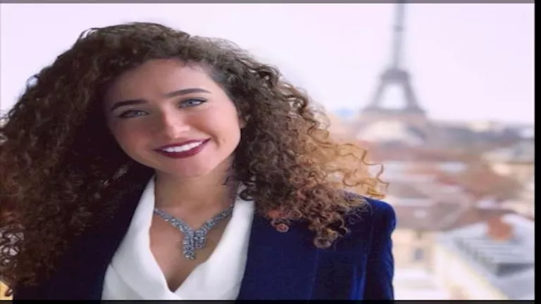 القضاء يصدر حكما بإلزام غادة والي بدفع مليوني جنيه تعويضا للفنان الروسي في قضية الرسوم