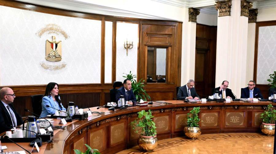 مدبولي يوجه بتعزيز التعاون بين هيئة المجتمعات العمرانية والبنك الأهلي المصري