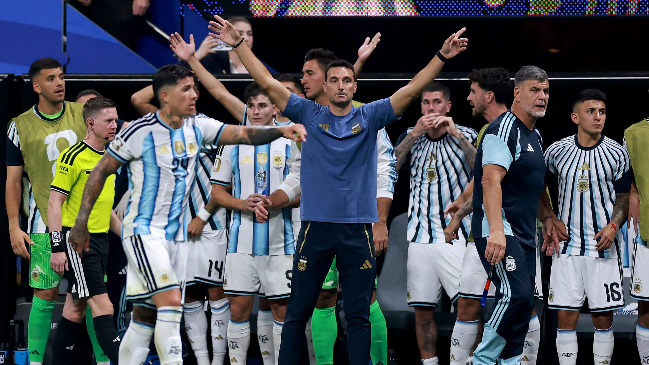 6 ملايين دولار تفتح ملف الاتحاد الأرجنتيني "الأسود" قبل مواجهة إنجلترا