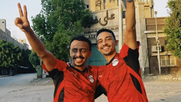 أبطال فيلم “محمود التاني” يحتفلون بفوز منتخب مصر على أستراليا بصور جديدة
