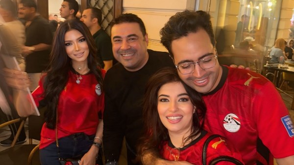 نيفين وغادة ورضا رجب يحتفلون بتأهل مصر لدور الـ 16 بكأس العالم