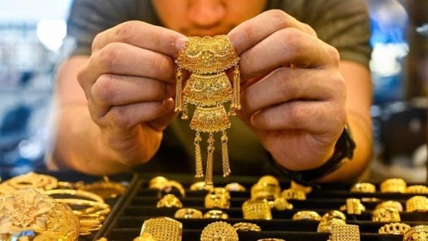 سعر جرام عيار 18 للذهب في السوق المحلية اليوم