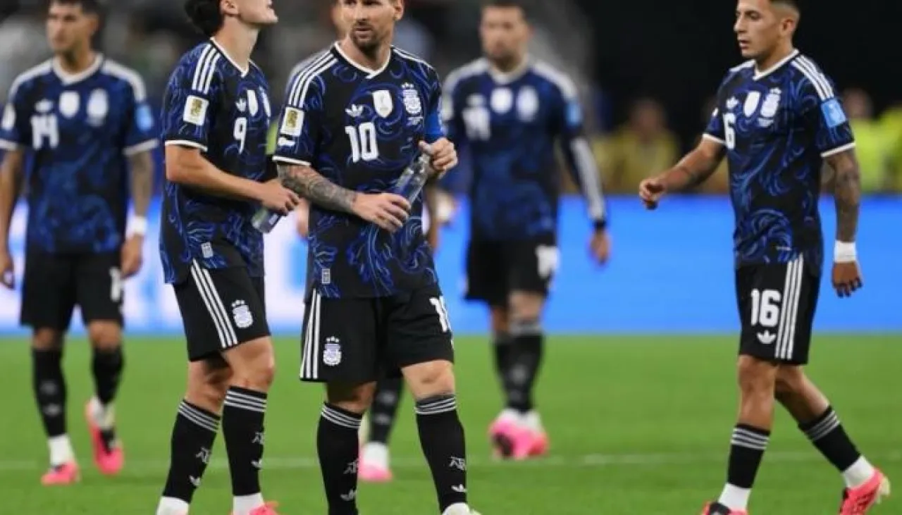 تعرف على معلق مباراة الأرجنتين وإنجلترا في نصف نهائي كأس العالم 2026