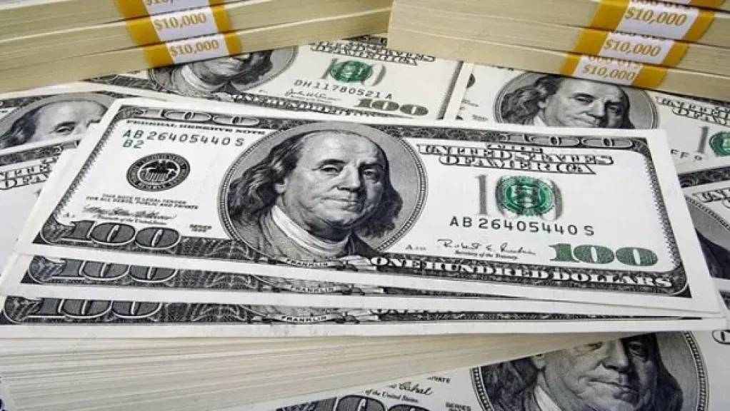 مكاسب الجنيه تتواصل.. الدولار يتراجع بنسبة 6.04% خلال يونيو مدعوماً بقفزة الاحتياطي النقدي المصري
