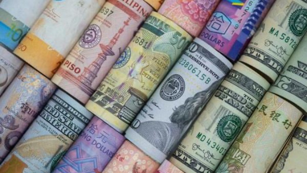 أسعار صرف العملات الأجنبية والعربية أمام الجنيه.. الدولار يسجل هذا الرقم