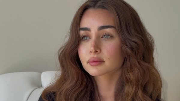 بملامح حزينة.. هنا الزاهد تخطف الأنظار في أحدث إطلالة