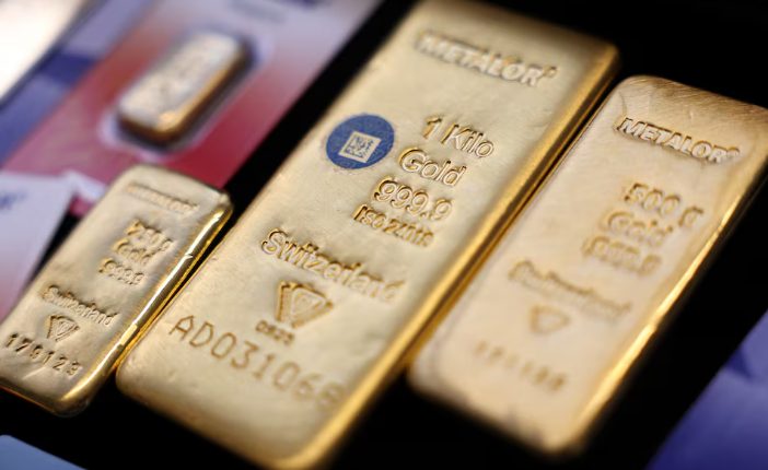 ارتفاع أسعار الذهب يتصاعد وسط تراجع الدولار