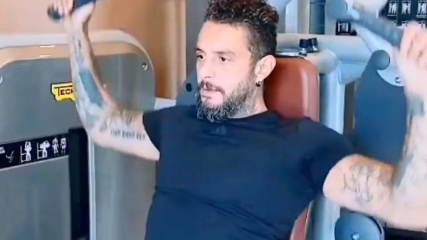 بتمارين شاقة.. أحمد الفيشاوي يستعرض لياقته البدنية