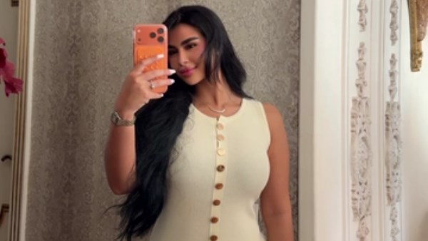 بفستان مجسم.. ظهور لافت لـ منة عرفة عبر إنستجرام