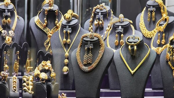 تراجع سعر الذهب عيار 21 خلال منتصف التعاملات ليسجل 5810 جنيهات