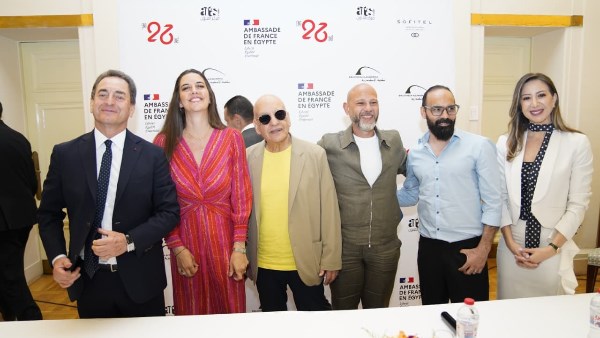 فرح الديباني وخيري بشارة في المؤتمر الصحفي لمسرحية داليدا بالسفارة الفرنسية | صور