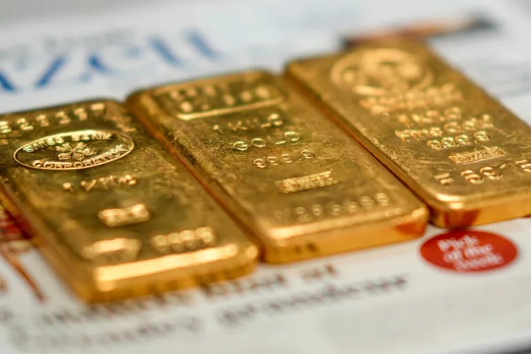 ارتفاع أسعار الذهب عند التسوية رغم خسارته للأسبوع في الأداء السوقي