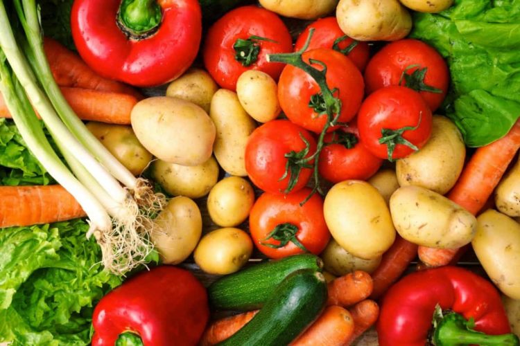 أسعار الخضروات اليوم الطماطم 75 جنيه البطاطس 130 والبصل 70 جنيه في الأسواق