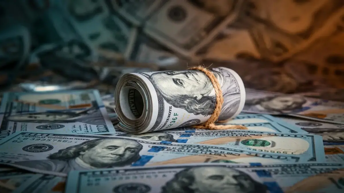 استقرار مفاجئ لسعر صرف الريال اليمني في عدن هل بدأت فترة هدوء نادرة في الأسواق