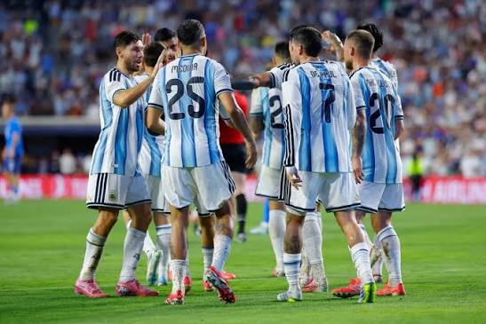 تعرف على القنوات الناقلة لمباراة الأرجنتين وإنجلترا في نصف نهائي كأس العالم 2026