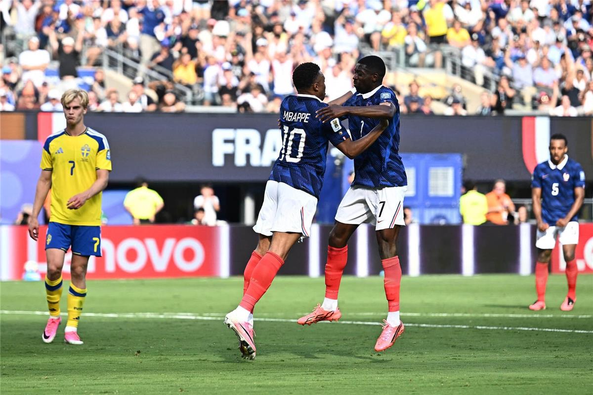شاهد هدف مبابي الثالث في مرمى السويد