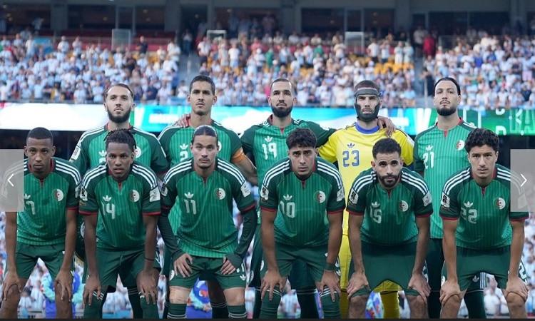 الجزائر ومصر تخوضان مواجهتين حاسمتين أمام سويسرا وأستراليا في دور الـ 32 غدا