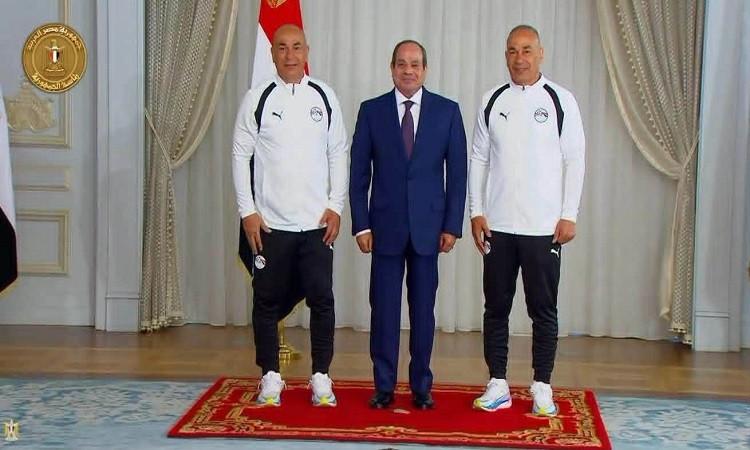 حسام حسن: تكريم الرئيس السيسى وسام فخر ودافع لمزيد من الإنجازات