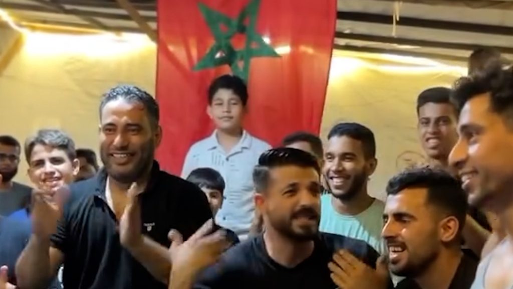 سكان غزة يحتفلون بفوز المغرب التاريخي بكأس العالم